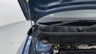 Used 2021 Hyundai Venue [2019-2022] SX 1.5 CRDI Diesel Manual engine ENGINE RIGHT SIDE HINGE & APRON VIEW