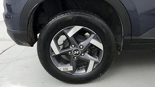 Used 2021 Hyundai Venue [2019-2022] SX 1.5 CRDI Diesel Manual tyres RIGHT REAR TYRE RIM VIEW