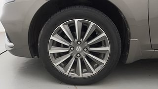 Used 2021 Maruti Suzuki Ciaz Alpha AT Petrol Petrol Automatic tyres LEFT FRONT TYRE RIM VIEW