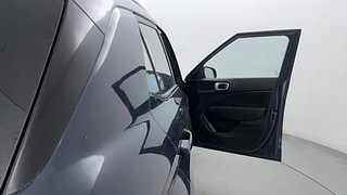 Used 2021 Hyundai Venue [2019-2022] SX 1.5 CRDI Diesel Manual interior RIGHT FRONT DOOR OPEN VIEW