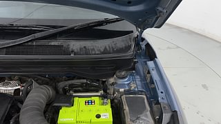 Used 2021 Hyundai Venue [2019-2022] SX 1.5 CRDI Diesel Manual engine ENGINE LEFT SIDE HINGE & APRON VIEW