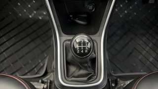 Used 2021 Maruti Suzuki S-Cross Zeta Petrol Manual interior GEAR  KNOB VIEW