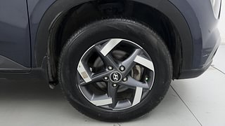 Used 2021 Hyundai Venue [2019-2022] SX 1.5 CRDI Diesel Manual tyres RIGHT FRONT TYRE RIM VIEW