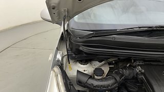 Used 2017 Hyundai Grand i10 [2017-2020] Magna 1.2 Kappa VTVT Petrol Manual engine ENGINE RIGHT SIDE HINGE & APRON VIEW
