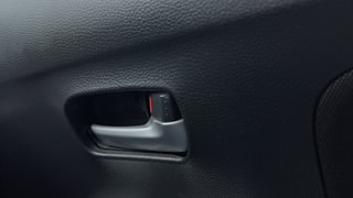 Used 2012 Maruti Suzuki Wagon R 1.0 [2010-2019] LXi Petrol Manual top_features Central locking