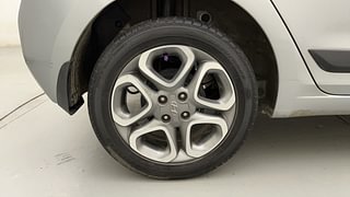 Used 2019 Hyundai Elite i20 [2018-2020] Asta (O) CVT Petrol Automatic tyres RIGHT REAR TYRE RIM VIEW