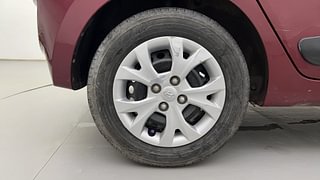 Used 2016 Hyundai Grand i10 [2013-2017] Magna 1.2 Kappa VTVT Petrol Manual tyres RIGHT REAR TYRE RIM VIEW