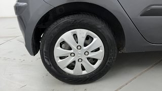 Used 2013 Hyundai i10 magna 1.1 Petrol Manual tyres RIGHT REAR TYRE RIM VIEW