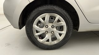 Used 2017 Hyundai Grand i10 [2017-2020] Magna 1.2 Kappa VTVT Petrol Manual tyres RIGHT REAR TYRE RIM VIEW