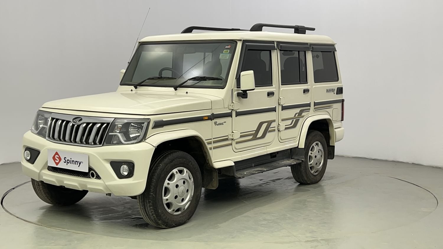 LEFT FRONT CORNER VIEW