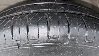 Used 2012 Maruti Suzuki Wagon R 1.0 [2010-2019] LXi Petrol Manual tyres LEFT FRONT TYRE TREAD VIEW