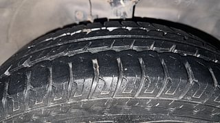 Used 2012 Maruti Suzuki Wagon R 1.0 [2010-2019] LXi Petrol Manual tyres RIGHT FRONT TYRE TREAD VIEW