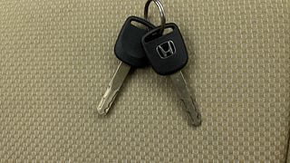 Used 2014 Honda Brio [2011-2016] EX MT Petrol Manual extra CAR KEY VIEW