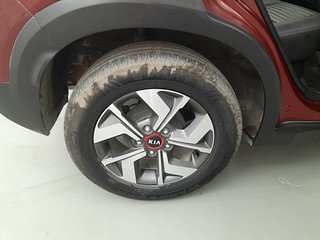 Used 2020 Kia Sonet GTX Plus 1.5 AT Diesel Automatic tyres RIGHT REAR TYRE RIM VIEW