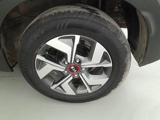 Used 2020 Kia Sonet GTX Plus 1.5 AT Diesel Automatic tyres LEFT REAR TYRE RIM VIEW