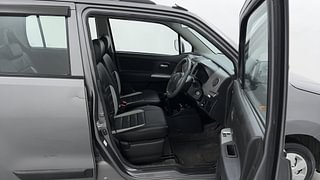 Used 2012 Maruti Suzuki Wagon R 1.0 [2010-2019] LXi Petrol Manual interior RIGHT SIDE FRONT DOOR CABIN VIEW