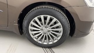 Used 2017 maruti-suzuki Ciaz Alpha 1.3 Diesel Diesel Manual tyres RIGHT FRONT TYRE RIM VIEW