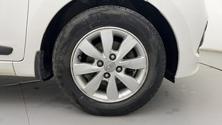 Used 2017 Hyundai Xcent [2014-2017] SX Petrol Petrol Manual tyres RIGHT FRONT TYRE RIM VIEW