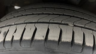 Used 2018 Maruti Suzuki Baleno [2015-2019] Zeta AT Petrol Petrol Automatic tyres LEFT FRONT TYRE TREAD VIEW