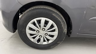 Used 2014 Hyundai i10 [2010-2016] Sportz 1.2 Petrol Petrol Manual tyres LEFT FRONT TYRE RIM VIEW