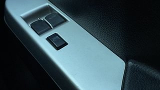 Used 2013 Maruti Suzuki Wagon R 1.0 [2010-2019] LXi Petrol Manual top_features Central locking