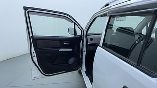 Used 2013 Maruti Suzuki Wagon R 1.0 [2010-2019] LXi Petrol Manual interior LEFT FRONT DOOR OPEN VIEW