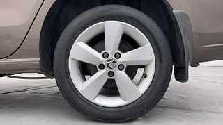 Used 2016 Skoda Rapid [2014-2016] Style Plus AT Diesel Diesel Automatic tyres LEFT REAR TYRE RIM VIEW