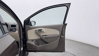 Used 2016 Skoda Rapid [2014-2016] Style Plus AT Diesel Diesel Automatic interior RIGHT FRONT DOOR OPEN VIEW
