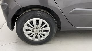 Used 2014 Hyundai i10 [2010-2016] Sportz 1.2 Petrol Petrol Manual tyres RIGHT REAR TYRE RIM VIEW