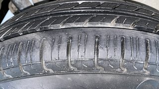 Used 2013 Maruti Suzuki Wagon R 1.0 [2010-2019] LXi Petrol Manual tyres RIGHT REAR TYRE TREAD VIEW