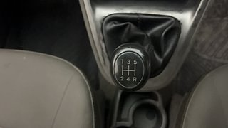 Used 2014 Hyundai i10 [2010-2016] Sportz 1.2 Petrol Petrol Manual interior GEAR  KNOB VIEW