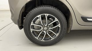 Used 2021 Maruti Suzuki Swift ZXI Plus AMT Petrol Automatic tyres RIGHT REAR TYRE RIM VIEW