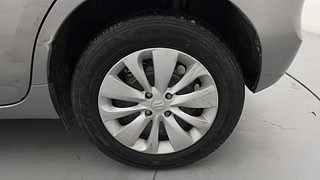 Used 2016 Maruti Suzuki Baleno [2015-2019] Delta AT Petrol Petrol Automatic tyres LEFT REAR TYRE RIM VIEW