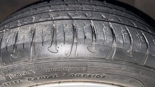 Used 2019 Hyundai Grand i10 [2017-2020] Magna 1.2 Kappa VTVT CNG Petrol+cng Manual tyres RIGHT FRONT TYRE TREAD VIEW