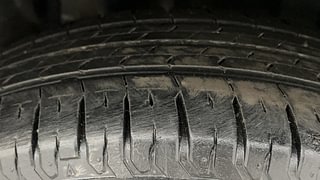 Used 2021 Maruti Suzuki Swift ZXI Plus AMT Petrol Automatic tyres RIGHT REAR TYRE TREAD VIEW