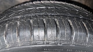 Used 2018 Honda Brio [2017-2018] VX AT Petrol Automatic tyres LEFT FRONT TYRE TREAD VIEW