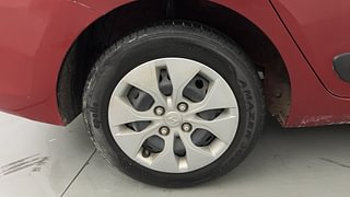 Used 2014 Hyundai Xcent [2014-2017] S Petrol Petrol Manual tyres RIGHT REAR TYRE RIM VIEW