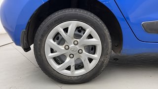 Used 2019 Hyundai Grand i10 [2017-2020] Magna 1.2 Kappa VTVT CNG Petrol+cng Manual tyres RIGHT REAR TYRE RIM VIEW