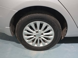 Used 2018 maruti-suzuki Ciaz Zeta Petrol Petrol Manual tyres RIGHT REAR TYRE RIM VIEW