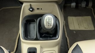 Used 2017 Mahindra TUV300 [2015-2020] T8 mHAWK100 Diesel Manual interior GEAR  KNOB VIEW