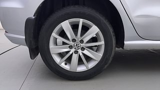Used 2017 Volkswagen Ameo [2016-2020] Highline1.2L (P) Petrol Manual tyres RIGHT REAR TYRE RIM VIEW