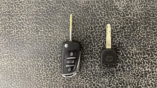 Used 2013 Honda Brio [2011-2016] VX MT Petrol Manual extra CAR KEY VIEW