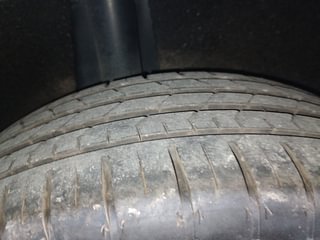 Used 2016 Maruti Suzuki Baleno [2015-2019] Zeta Petrol Petrol Manual tyres RIGHT REAR TYRE TREAD VIEW