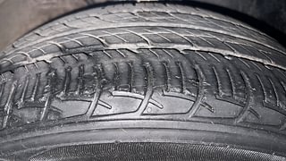 Used 2017 Volkswagen Ameo [2016-2020] Highline1.2L (P) Petrol Manual tyres RIGHT FRONT TYRE TREAD VIEW