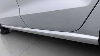 Used 2017 Volkswagen Ameo [2016-2020] Highline1.2L (P) Petrol Manual dents MINOR SCRATCH