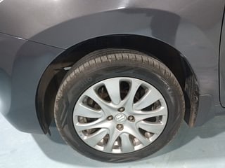 Used 2016 Maruti Suzuki Baleno [2015-2019] Zeta Petrol Petrol Manual tyres LEFT FRONT TYRE RIM VIEW