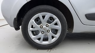 Used 2019 Hyundai Grand i10 Magna 1.2 Kappa VTVT Petrol Manual tyres RIGHT REAR TYRE RIM VIEW