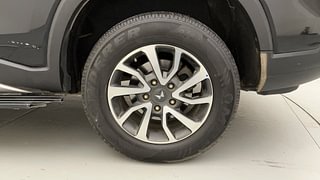 Used 2022 Mahindra Scorpio N Z8 L Diesel AT 6 STR Diesel Automatic tyres LEFT REAR TYRE RIM VIEW