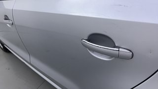 Used 2017 Volkswagen Ameo [2016-2020] Highline1.2L (P) Petrol Manual dents MINOR DENT