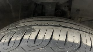 Used 2013 Honda Amaze [2013-2016] 1.2 S AT i-VTEC Petrol Automatic tyres RIGHT FRONT TYRE TREAD VIEW